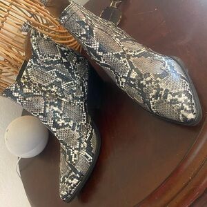 Indigo Black and Gray Patterned Ankle Boots